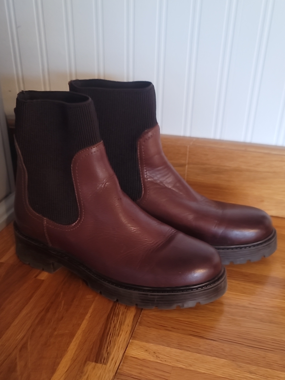 Bootleggers Chelsea Boots in Dark Brown